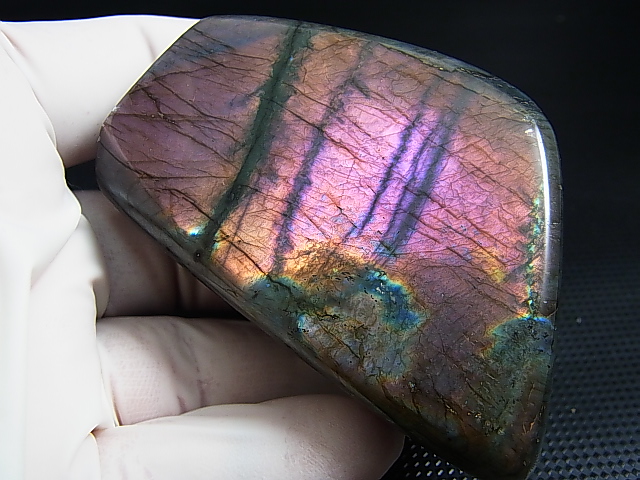 画像: マダガスカル産ラブラドライト研磨原石（パープルピンク＆ブルー） 160.0g