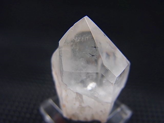 画像: マダガスカル産ホーランダイトインキャンドルクオーツ（錐面研磨） 6.8g