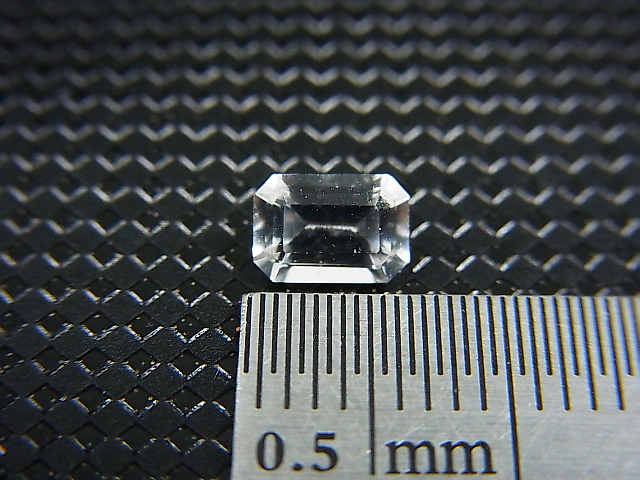 画像: ミャンマー産フェナカイト・ルース 0.5カラット