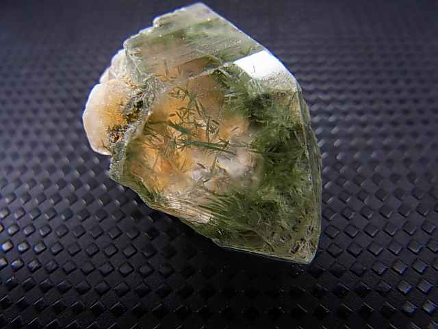 画像: ブラジル・ミナスジェライス州産バーストクローライトイン水晶 6.1g