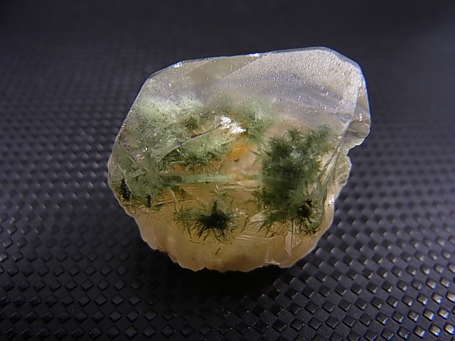 画像: ブラジル・ミナスジェライス州産バーストクローライトイン水晶 9.8g