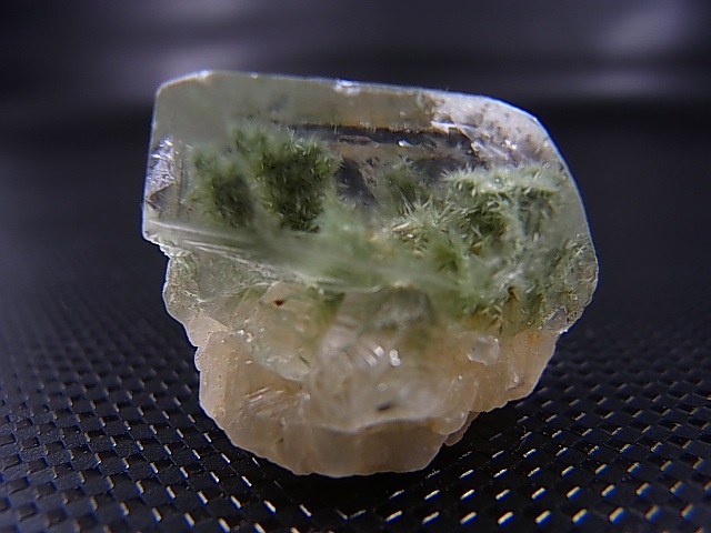 画像: ブラジル・ミナスジェライス州産バーストクローライトイン水晶 9.8g