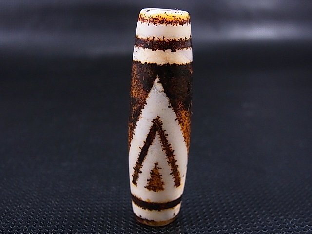 画像1: 「一眼山形」現代天珠 直径約13.5×48mm