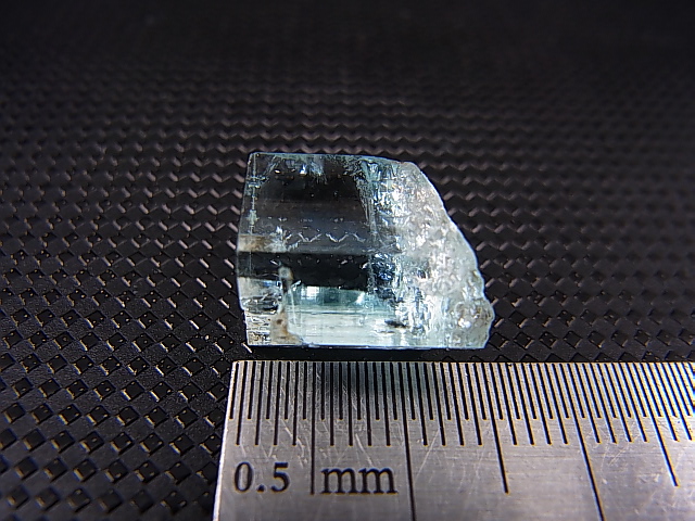 画像: ジェムグレード宝石需要品質：ベトナム産アクアマリン柱状結晶原石 12.8カラット