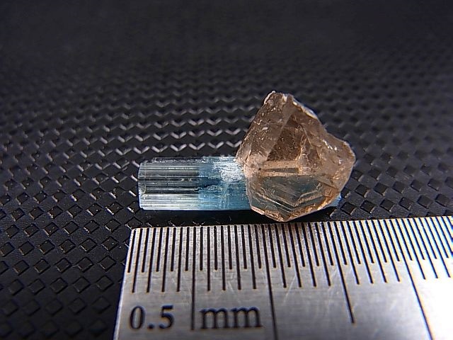 画像: ベトナム・タインホア産アクアマリン付きスモーキー水晶 0.8g