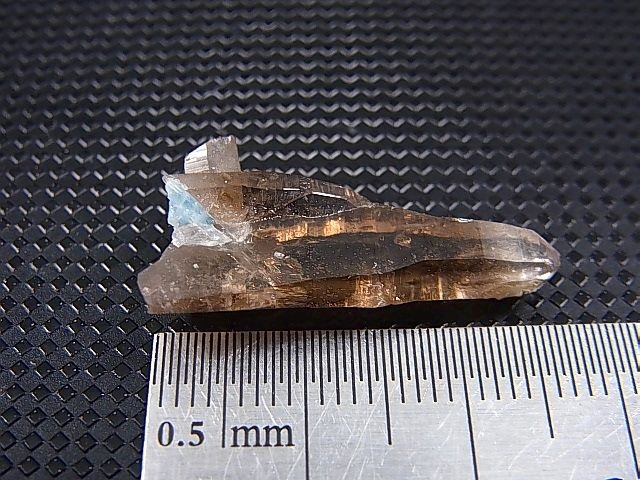 画像: ベトナム・タインホア産アクアマリン付きスモーキー水晶（貫入り） 2.2g