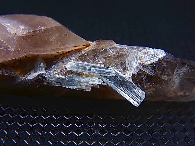 画像: ベトナム・タインホア産アクアマリン付きスモーキー水晶 7.6g