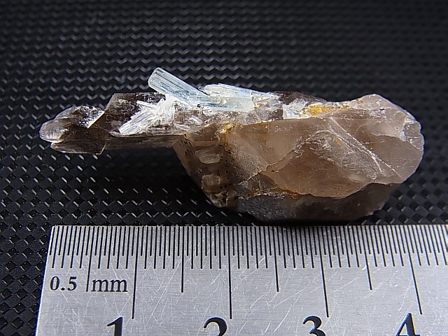 画像: ベトナム・タインホア産アクアマリン付きスモーキー水晶 7.6g