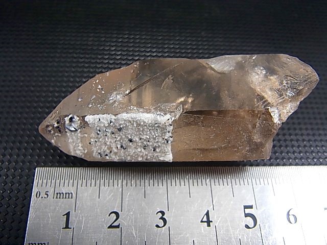 画像: スウェーデン・ラップランド産アナテース付きスモーキー水晶 39.7g