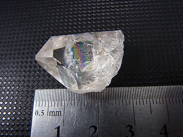 画像: ノルウェー産クリア水晶原石（レインボー入り） 7.9g