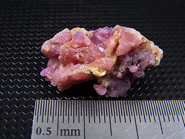 画像: ベトナムLuc Yen産シルキーサファイア原石（犬牙型）クラスター 29.8カラット