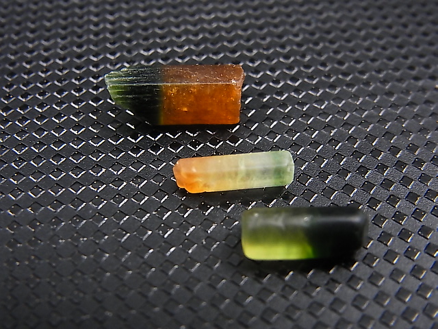 画像: ベトナムMinh Tien産バイカラートルマリン柱状結晶原石 3点セット トータル 5.1カラット