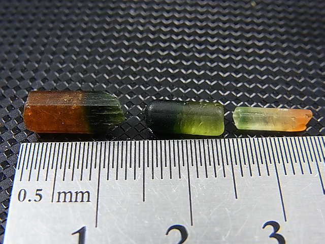 画像: ベトナムMinh Tien産バイカラートルマリン柱状結晶原石 3点セット トータル 5.1カラット