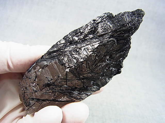 画像: ベトナム・タインホア産インターフェレンス（ブラックトルマリン浸食）カテドラル水晶 169.0g