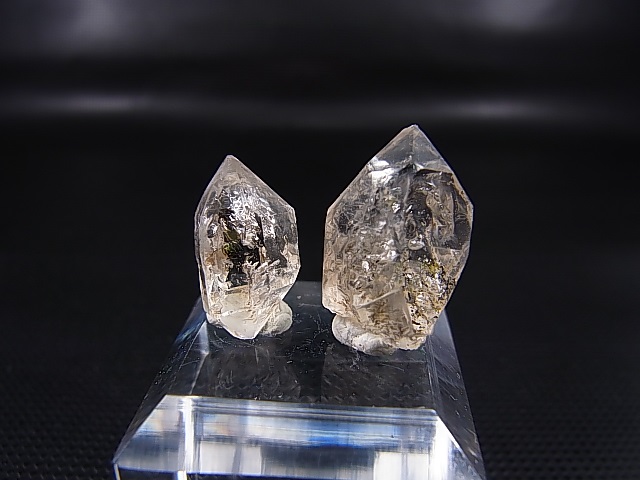 画像2: パキスタン・クエッタ産蛍光オイル入りＤＴ水晶 2点セット トータル 4.4g