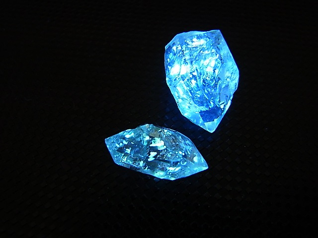 画像: パキスタン・クエッタ産蛍光オイル入りＤＴ水晶 2点セット トータル 4.4g