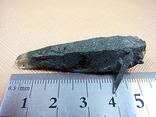 画像: ガネーシュヒマール・リー産クローライト入りレーザーポイント水晶（貫入り） 7.5g