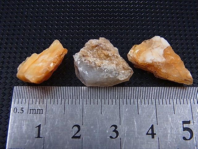 画像: Hokkaidoite北海道然別湖産蛍光オパール原石 3点セット トータル 3.9g