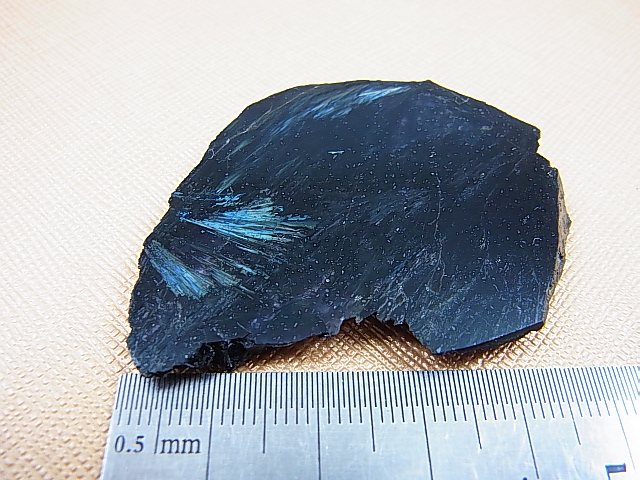 画像: フィンランド産ヌーマイト研磨スライス（片面研磨） 16.5g