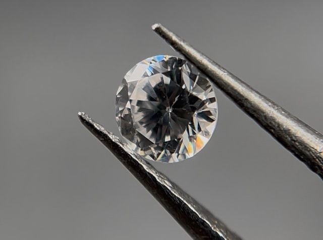 画像1: キュービックジルコニア・ルース（ラウンドブリリアントカット） 5mm平均 15点セット