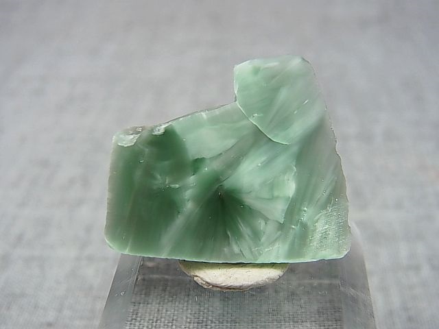 画像: ヴィクトリアストーン（飯盛ラボストーンIL-stone）レアカラー：グリーンシルバー原石 22.2カラット