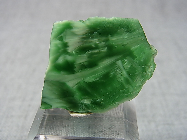 画像: ヴィクトリアストーン（飯盛ラボストーンIL-stone）ダークグリーン原石 15.8カラット