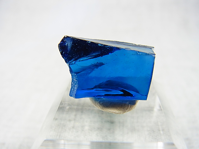 画像: 飯盛ラボストーン（IL-stone）「レアカラー：ロンドンブルートパーズカラー」ガラス原石 16.2カラット