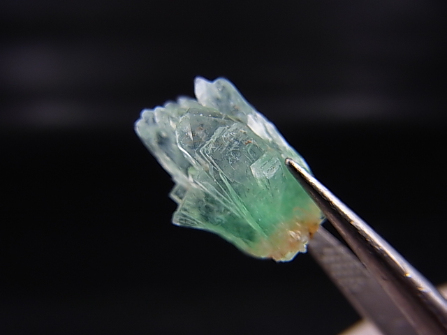 画像: インド・マハラシュトラ州産グリーンアポフィライト結晶原石 0.8g