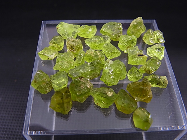 画像: ベトナム・ザライ産ペリドット原石 30点セット トータル 44.1カラット