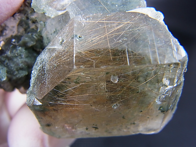 インド・マニハール産クリア水晶（アイスクリスタル/ゴールドルチル