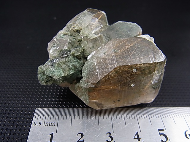 画像: インド・マニハール産クリア水晶（アイスクリスタル/ゴールドルチル＆クローライト入り） 58.0g