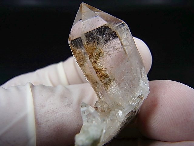 画像: インド・マニハール産ウォータークリア水晶（ルーツ＆バーストゴールドルチル入り） 17.5g