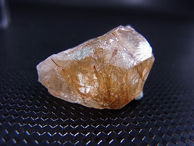 インド・マニハール産ゴールドルチルイン水晶原石 7.0g - パーフェクト