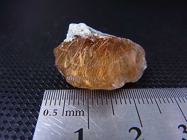 インド・マニハール産ゴールドルチルイン水晶原石 7.0g - パーフェクト