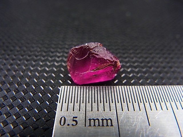 画像: タンザニア産ロードライトガーネット原石 1.2g