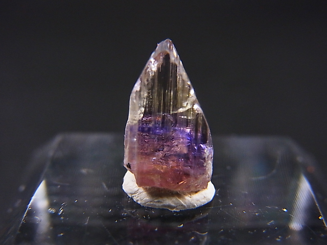 ジェムクオリティ：タンザナイト原石（バイカラー） 2.8カラット