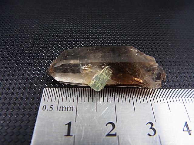 画像: ベトナム・タインホア産アクアマリン付きスモーキー水晶 6.0g