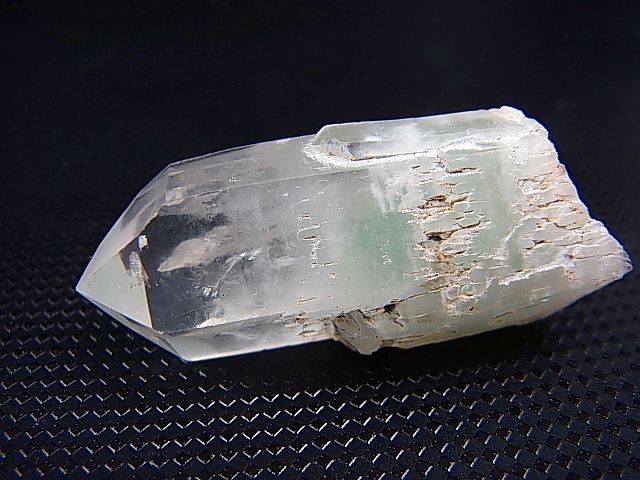 画像: マダガスカル産フックサイトイン水晶ポイント（グリーンファントム） 16.6g