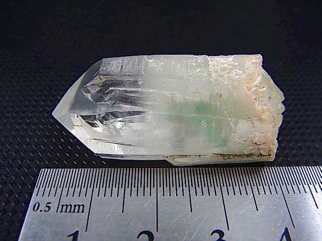 画像: マダガスカル産フックサイトイン水晶ポイント（グリーンファントム） 16.6g