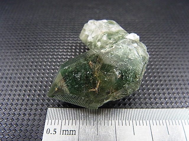 画像: インド・マニハール産クリア水晶（連晶/ゴールドルチル＆クローライト入り） 14.3g