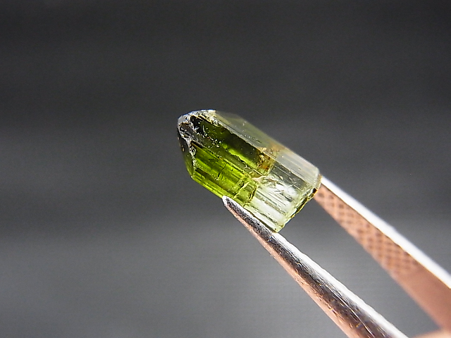 画像: コンゴ産バイカラートルマリン原石（グリーン/カラーレス） 1.3カラット