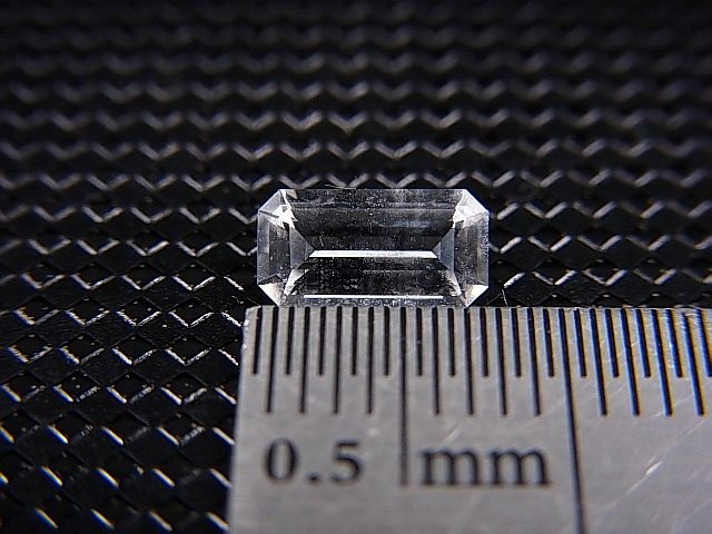 画像: ミャンマー産フェナカイト・ルース 0.5カラット