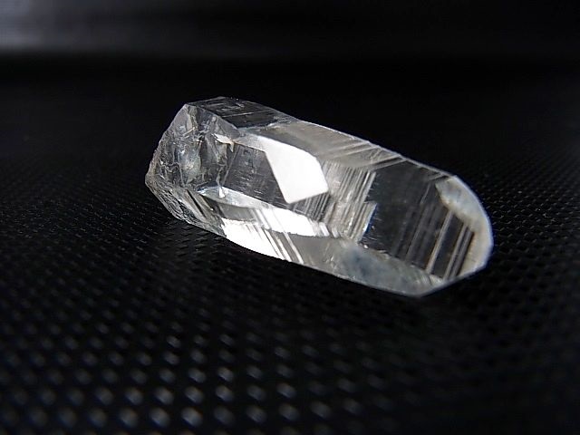 画像: ペーニャブランカ産コロンビアン・レムリアンシード水晶ポイント 8.3g