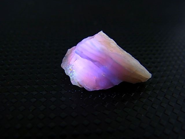 画像1: Hokkaidoite北海道然別湖産蛍光オパール原石 1.2g