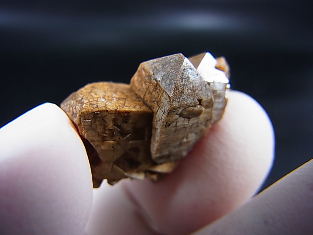 画像: マラウイ・ゾンバ産ジルコン原石クラスター 6.4g