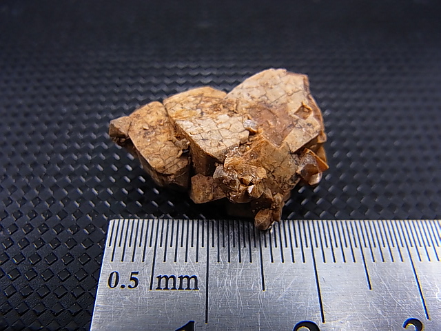 画像: マラウイ・ゾンバ産ジルコン原石クラスター 6.4g