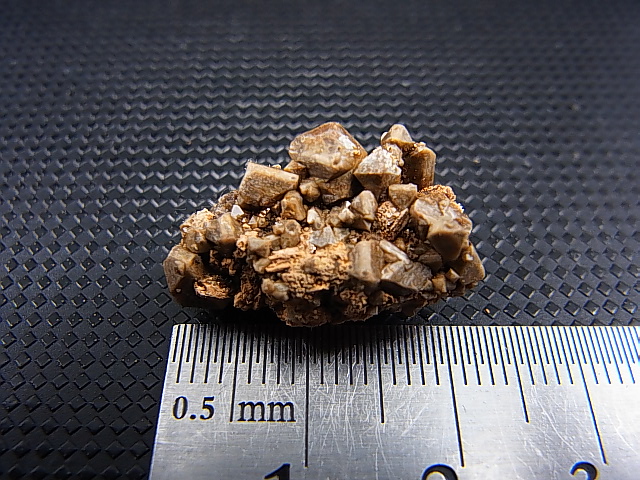 画像: マラウイ・ゾンバ産ジルコン原石クラスター 5.0g