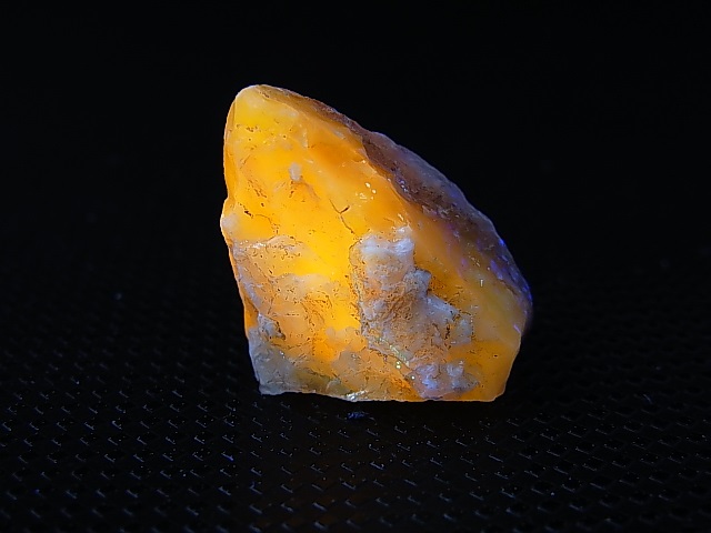 Hokkaidoite北海道然別湖産蛍光オパール原石 4.1g - パーフェクト