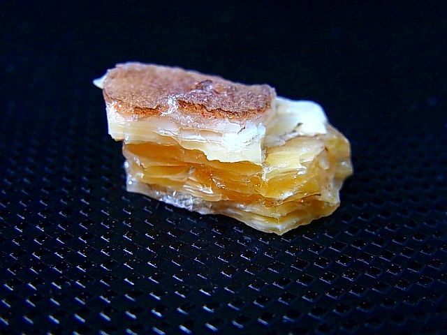 画像: Hokkaidoite北海道然別湖産蛍光オパール原石 3.1g