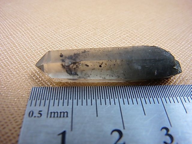画像: ノルウェー産水晶ポイント（アクチノライト/ヘマタイト入り） 3.8g